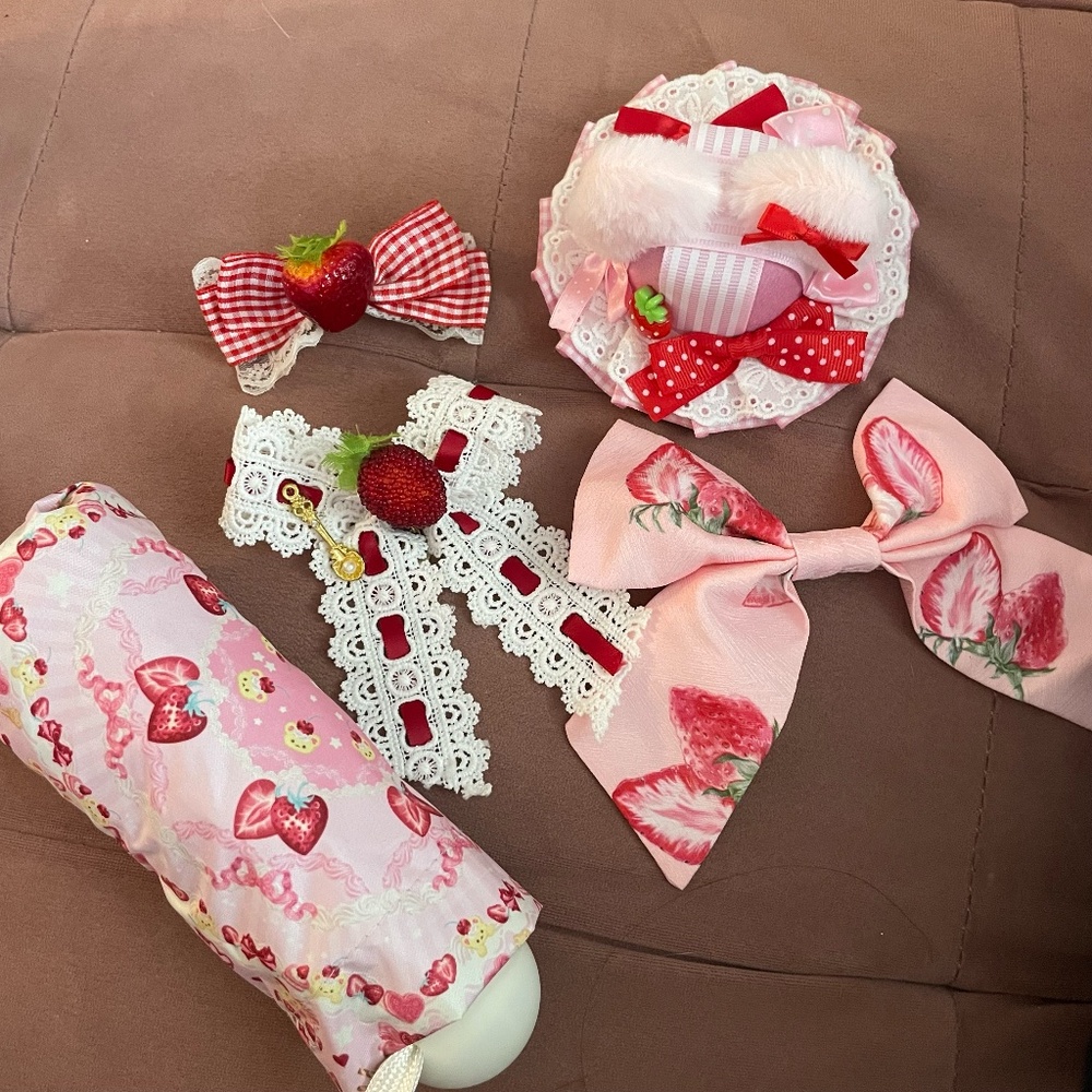 Free with any $100+ purchase. Strawberry lolita accessory set